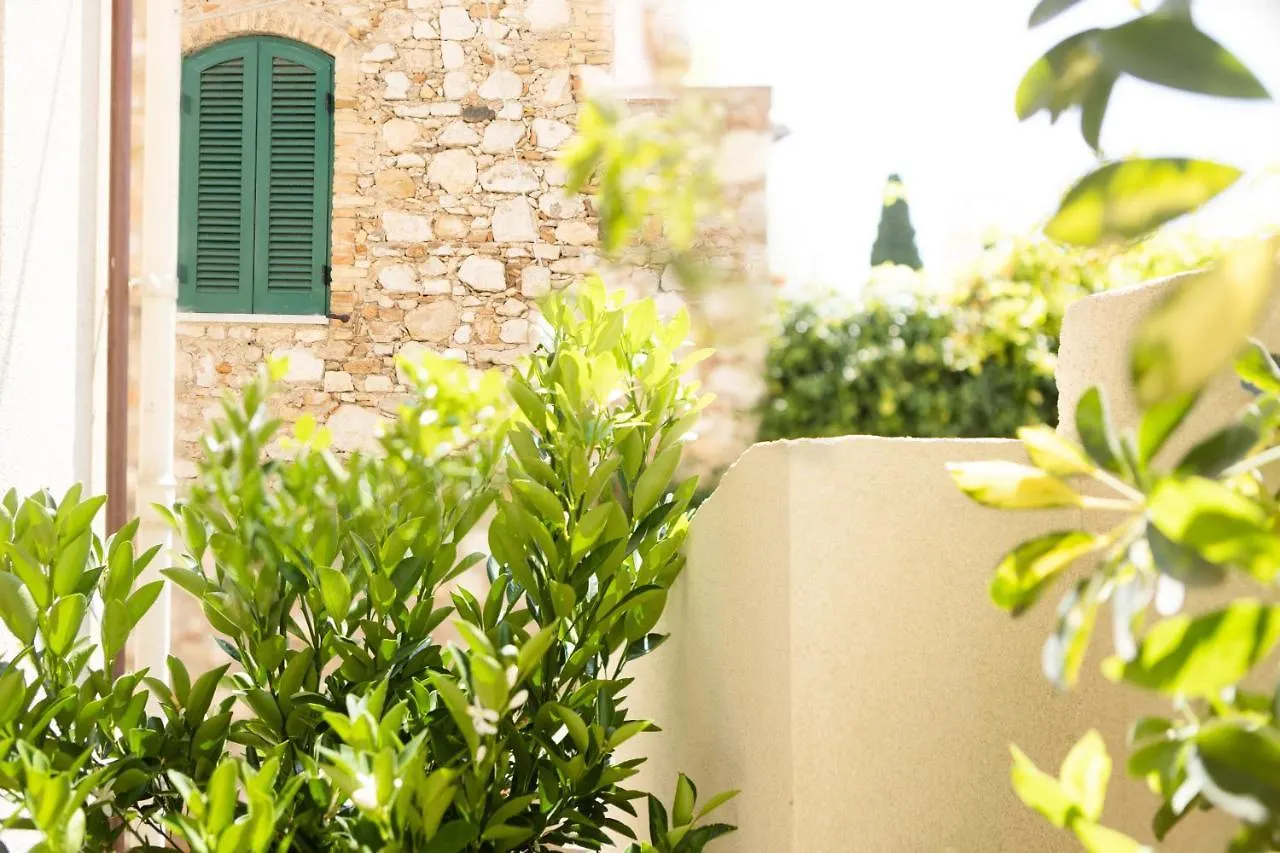 Aparthotel La Malandrina - Apartments & Suites Taormina