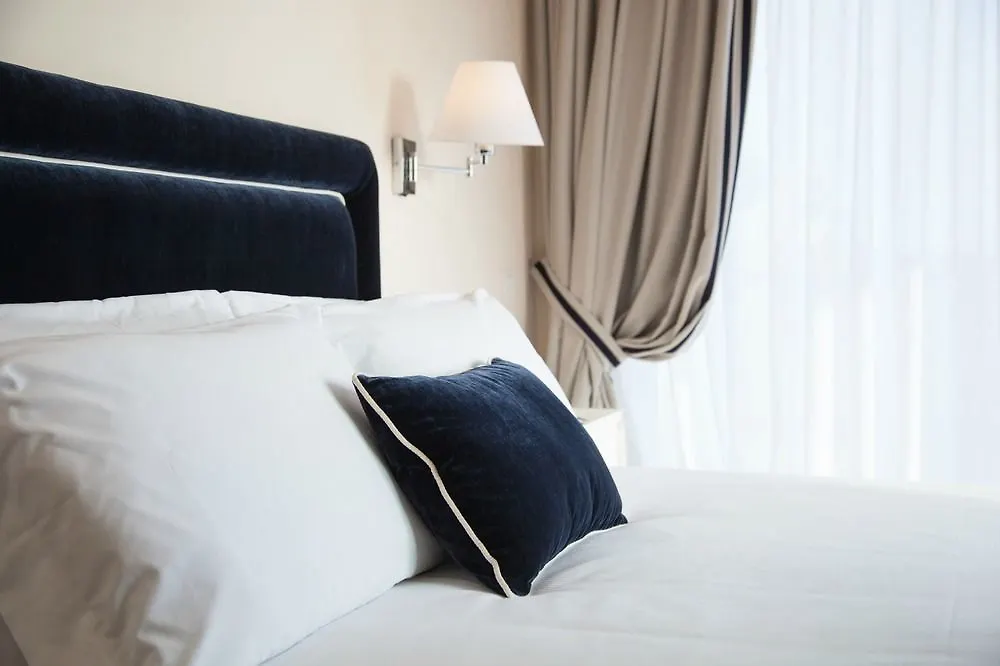La Malandrina - Apartments & Suites Taormina 2*,  Italy